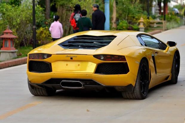 Vô tình làm xước xe Lamborghini rồi bỏ đi, nam sinh để lại vài dòng nhắn, không ngờ khiến chủ nhân chiếc xe tự nhiên ngọt giọng - Ảnh 2.