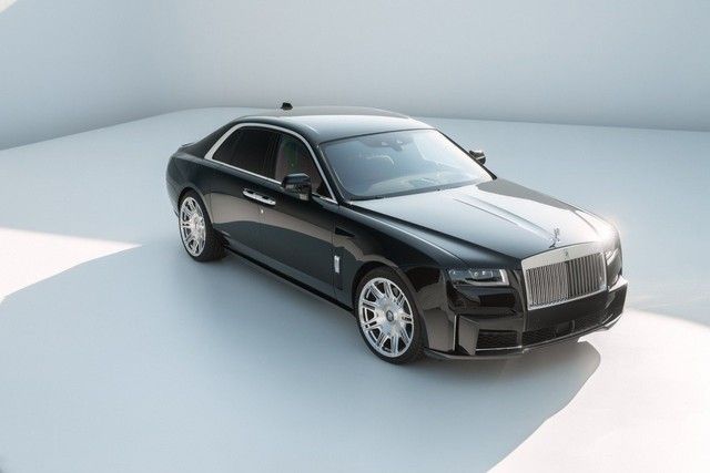 Xe Rolls-Royce Ghost 2021 sắp xuất hiện mạnh mẽ tại Việt Nam và đây là bản độ đáng để các đại gia tham khảo - Ảnh 1.