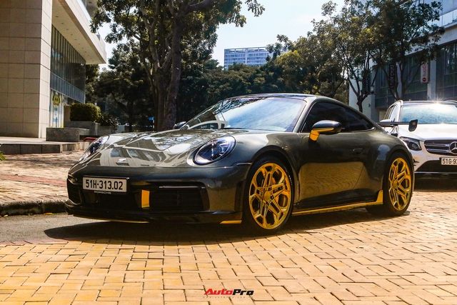 Xem gần chiếc Porsche 911 Carrera S thế hệ mới đã được độ TechArt lần đầu tiên tại Việt Nam: Là một phiên bản demo cho những siêu phẩm sắp tới, với bộ mâm mạnh mẽ nhất và cánh gió sau được trang bị như đồ chơi - Ảnh 9.