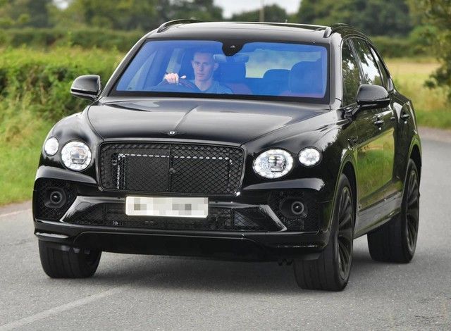 Khi đang lái chiếc Bentley Bentayga đến sân tập, thủ môn của MU đã có hành động đặc biệt được người hâm mộ đánh giá cao - Ảnh 3.