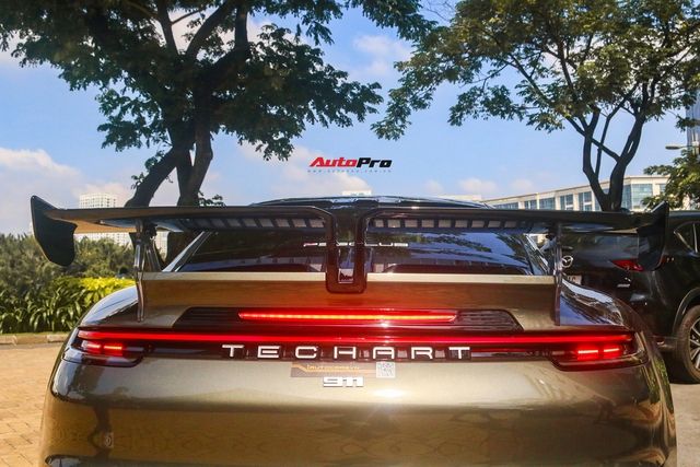 Xem gần chiếc Porsche 911 Carrera S thế hệ mới đã được độ TechArt lần đầu tiên tại Việt Nam: Là một bản demo cho những siêu phẩm sắp tới, với bộ mâm mạnh mẽ nhất và cánh gió sau được trang bị như đồ chơi - Ảnh 13.