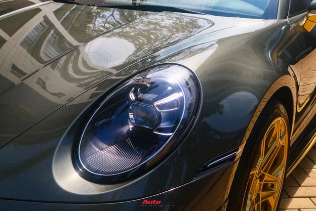 Xem gần chiếc Porsche 911 Carrera S thế hệ mới đã được độ TechArt lần đầu tiên tại Việt Nam: Là một bản demo cho những siêu phẩm sắp tới, với bộ mâm mạnh mẽ nhất và cánh gió sau được trang bị như đồ chơi - Ảnh 17.