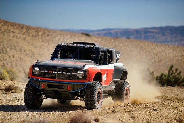 Để sở hữu phiên bản Ford Bronco off-road, các đại gia phải bỏ ra số tiền lớn hơn so với việc mua Lamborghini Urus - Ảnh 1.