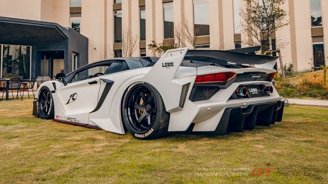 Lamborghini Aventador Liberty Walk - Siêu xe đắt nhất thế giới: Gói độ đỉnh cao thể hiện phong cách đẳng cấp của những ông trùm - Ảnh 3.