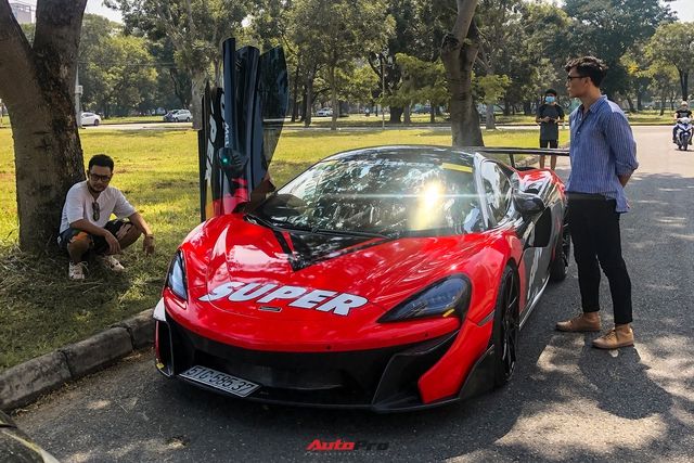 Bùi Tiến Dũng đội chiếc McLaren 570S độ độc đáo dạo phố Sài Gòn trong bức ảnh cuối tuần tại TP. HCM - Ảnh 1.