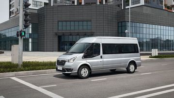 Khối động cơ Turbo Diesel 2.2L hoàn toàn mới là một trong những trang bị đáng chú ý trên Ford Transit 2024