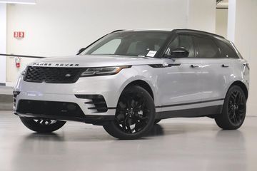 Land Rover Range Rover Velar 2024 cung cấp nhiều lựa chọn động cơ cho người dùng.