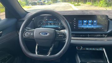 Vô lăng D-Cut là điểm nhấn phong cách thể thao của Ford Territory 2024