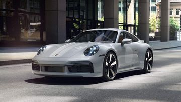 Porsche 911 Sport Classic 2024 với vẻ đẹp thể thao cổ điển