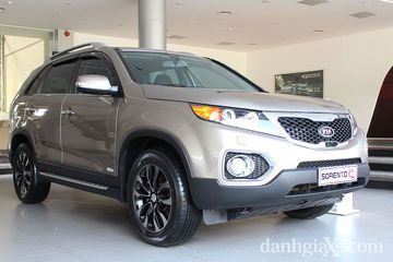 KIA Sorento R ra mắt vào năm 2013