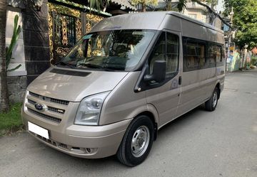 Ford Transit thế hệ thứ 2 xuất hiện tại Việt Nam vào năm 2012