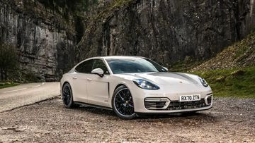 Porsche Panamera GTS 2024 với sự sang trọng và sức mạnh