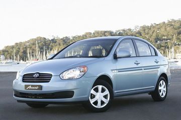 Hyundai Accent thế hệ thứ ba ra mắt vào năm 2005