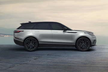 Hông xe Range Rover Velar 2024 có các đường nét mềm mại nhưng vẫn giữ được sự mạnh mẽ và quyết đoán