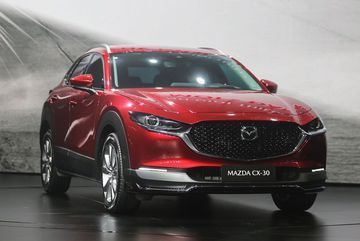 Thiết kế bóng bẩy mang đậm dấu ấn của ngôn ngữ KODO trên Mazda CX-30 2024