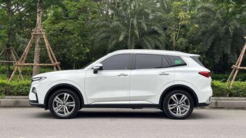 Thân xe Ford Territory 2024 tinh tế với các đường nét dập nổi được bố trí một cách hài hòa