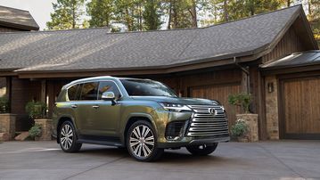 Thiết kế của Lexus LX600 Urban 2024 rất lịch lãm và sang trọng