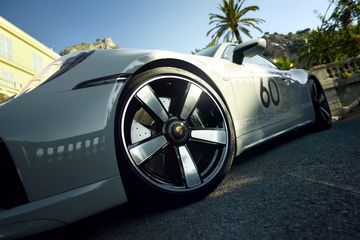 Mâm xe 5 chấu thể thao mang phong cách cổ điển của Porsche 911 Sport Classic 2024