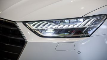 Bộ đèn pha của Audi A7 Sportback 20245 được nâng cấp với công nghệ LED Matrix HD mới, chia khu vực chiếu sáng thành 12 vùng với hai hàng riêng biệt