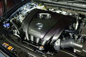 Mazda 3 2023 trang bị động cơ xăng SkyActiv 1.5L