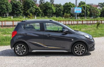 Thân xe VinFast Fadil mang đặc trưng của dòng xe crossover
