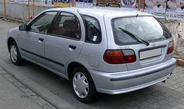 Hình ảnh của Almera 1995 từ phía sau