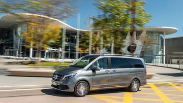 Mercedes V-Class là biểu tượng của sự tinh tế sang trọng, trang bị hiện đại và công nghệ tiên tiến.