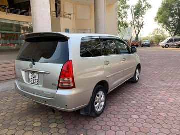 Innova 2006 được trang bị động cơ xăng với hộp số sàn 5 cấp
