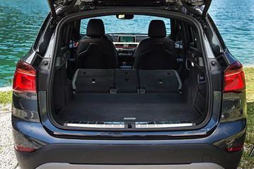 BMW X1 2024 xLine LCI trang bị khoang hành lý dung tích 505 lít