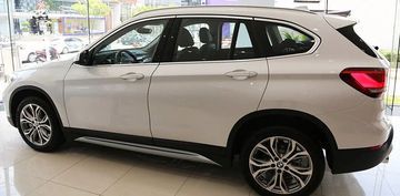 Phần thân xe BMW X1 2024 xLine LCI tỏa sáng với vẻ đẹp ấn tượng, sang trọng