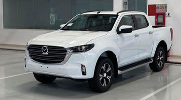 Ưu điểm của Mazda BT-50 nằm ở tính đa dụng, đủ mạnh mẽ để vận chuyển hàng hóa, đủ thân thiện để đóng vai trò làm xe gia đình và đủ sang trọng nếu bạn muốn sở hữu một chiếc xe cá nhân