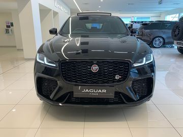 Phiên bản Jaguar F-Pace 2024 facelift tỏa sáng với vẻ đẹp hiện đại và sang trọng hơn so với phiên bản trước