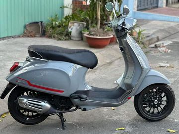 Vespa Sprint 2023 tiếp tục mang dòng máu thiết kế độc đáo từ Ý