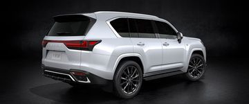 Lexus LX600 F Sport 2024 thể hiện phong cách thể thao ở mọi góc nhìn