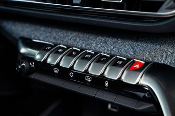 Các nút điều khiển có thiết kế dạng phím đàn piano
