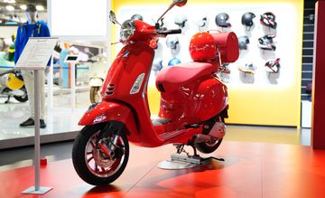 Vespa Primavera tiếp nối sự thành công của Vespa LX