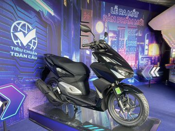 Honda Vario 2023 gây ấn tượng với thiết kế mạnh mẽ, trẻ trung và hầm hố.