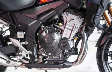 Honda CB500X 2023 trang bị động cơ 4 kỳ, 2 xi-lanh song song dung tích 471 phân khối, làm mát bằng dung dịch.