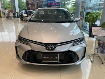 Tại Việt Nam, Toyota Altis 2023 áp dụng phong cách thiết kế Prestige, giúp chiếc xe sở hữu diện mạo sang trọng, cao cấp nhưng vẫn trẻ trung.