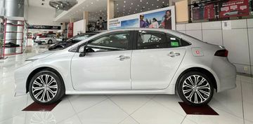 Toyota Altis 2023 thu hút hơn với những đường gân nổi bật