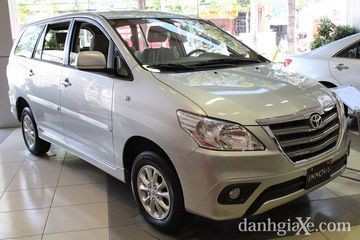 Vào tháng 03/2015, Toyota đã ra mắt phiên bản facelift thứ ba của Innova, thuộc đời xe đầu tiên
