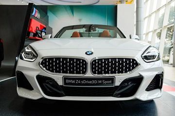 Dấu ấn đặc trưng của thương hiệu BMW vẫn rõ nét ở phần đầu xe qua bộ lưới tản nhiệt hình quả thận quen thuộc