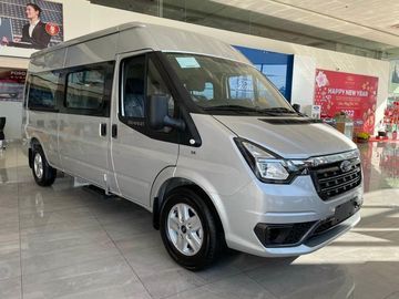 Ford Transit 2023 cải tiến thiết kế dựa trên nghiên cứu trải nghiệm thực tế