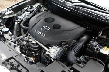 Mazda CX-3 2023 sử dụng động cơ xăng SkyActiv-G 4 xi-lanh, dung tích 1.5L tương tự như trên Mazda 2 và Mazda 3