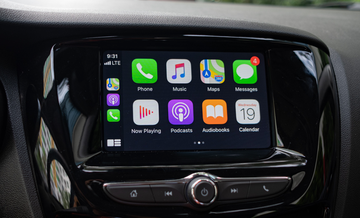 Màn hình giải trí của VinFast Fadil 2022 hỗ trợ kết nối Apple CarPlay