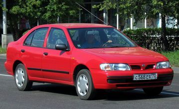 Nissan Almera ra đời lần đầu vào năm 1995 với kiểu dáng hatchback