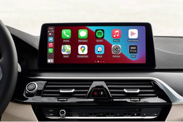 Màn hình cũng được tích hợp sẵn kết nối không dây cho Apple Carplay và Android Auto.