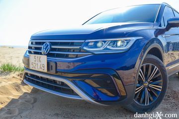 Đầu xe của Volkswagen Tiguan 2023 trở nên mạnh mẽ và quyến rũ hơn trước đây.