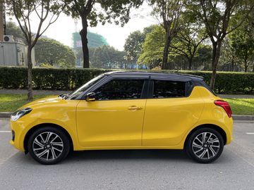 Suzuki Swift 2023 mang form dáng vuông vắn, cứng cáp và không thiếu sức sống