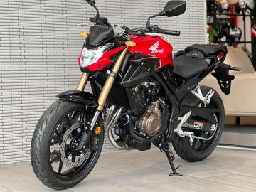 Honda CB500F 2023 là mẫu mô tô phân khối lớn thuộc dòng Naked-bike tầm trung, với thiết kế theo hơi hướng Streetfighter